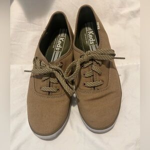 Khaki Keds with polka dot laces